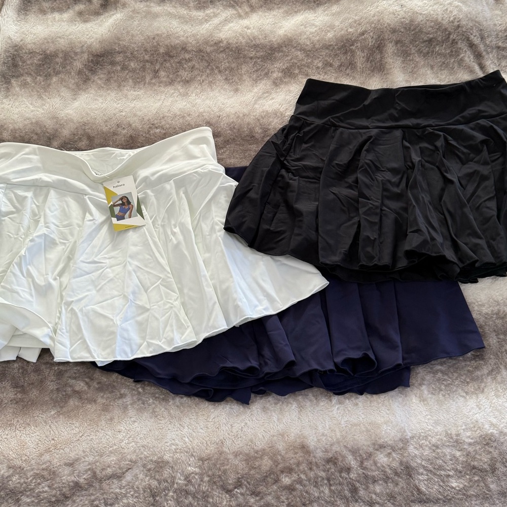 Halara athletic pleated skort navy size 1x - Picture 2 of 3